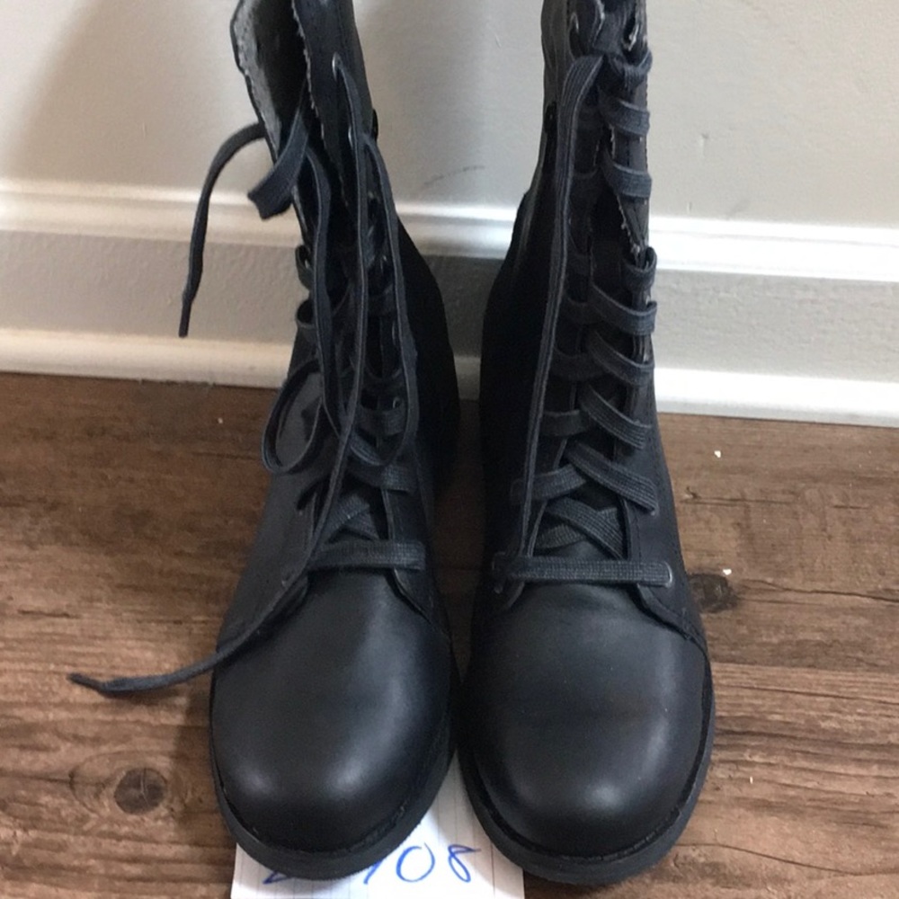 Reversible Cat Work Boots Size 9.5 - image 1